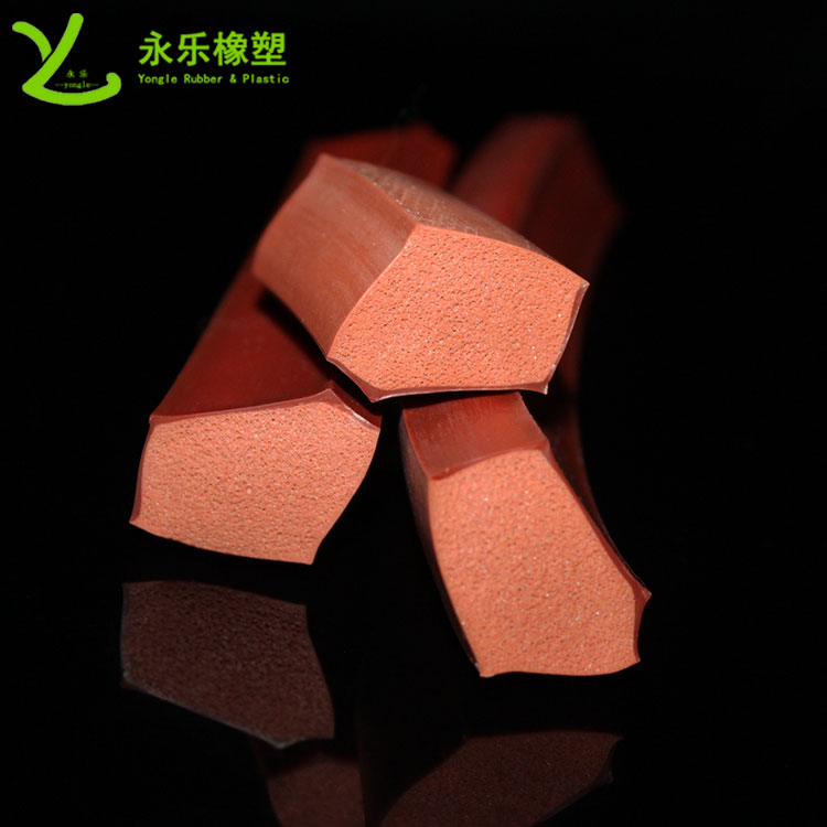 擠出復(fù)合發(fā)泡硅膠條，耐高溫復(fù)合發(fā)泡硅膠條，耐老化復(fù)合發(fā)泡硅膠條